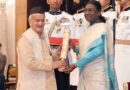 भगत सिंह कोश्यारी पद्मभूषण से हुए सम्मानित,राष्ट्रपति द्रौपदी मुर्मू के हाथों मिला सम्मान