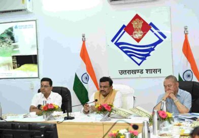 टिहरी जिले के विकास कार्यों को लेकर बैठक,मुख्य सचिव ने दिए जनपद स्तरीय अधिकारियों को निर्देश