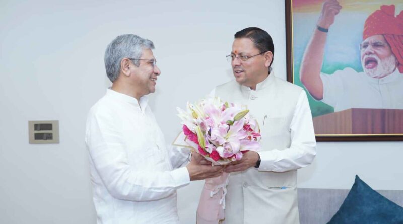 मुख्यमंत्री ने केंद्रीय रेल मंत्री से रेल परियोजनाओं एवं कनेक्टिविटी पर विस्तार से की चर्चा,केन्द्रीय रेल मंत्री ने दिया प्रस्तावों पर आवश्यक कार्यवाही किये जाने का आश्वासन