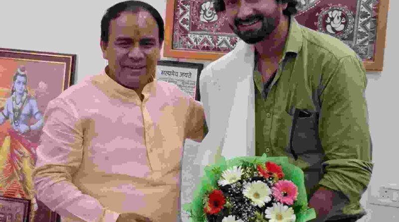 धन सिंह रावत से मिले राष्ट्रीय पुरस्कार विजेता अभिनेता मोहित घिल्डियाल,तीर्थाटन प्रचार के लिए डॉक्यूमेंट्री बनाने पर चर्चा
