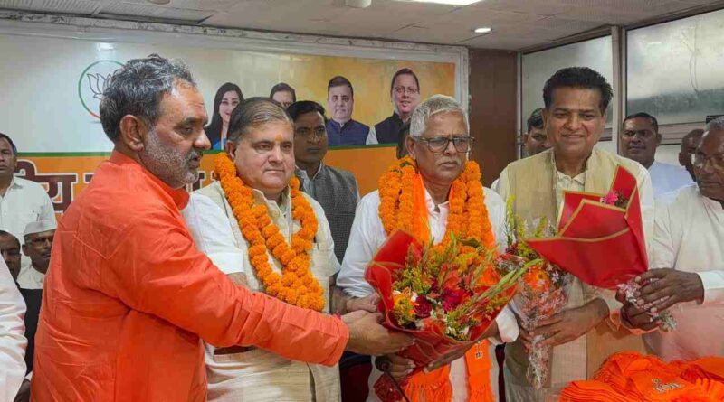 बसपा के पूर्व प्रदेश अध्यक्ष नाथीराम समेत सैकड़ों कार्यकर्ता भाजपा में शामिल,महेंद्र भट्ट बोले—2027 में हरिद्वार में टूटेगा मिथक,प्रदेश में भाजपा लगाएगी जीत की हैट्रिक