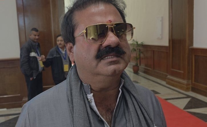 BIG BREAKING,खानपुर विधायक उमेश कुमार ने किया इस्तीफे का ऐलान,विपक्ष पर उठाए सवाल